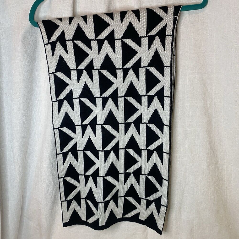 Michael Kors Black White Signature Monogramed MK Classic Knit Scarf - Picture 5 of 6